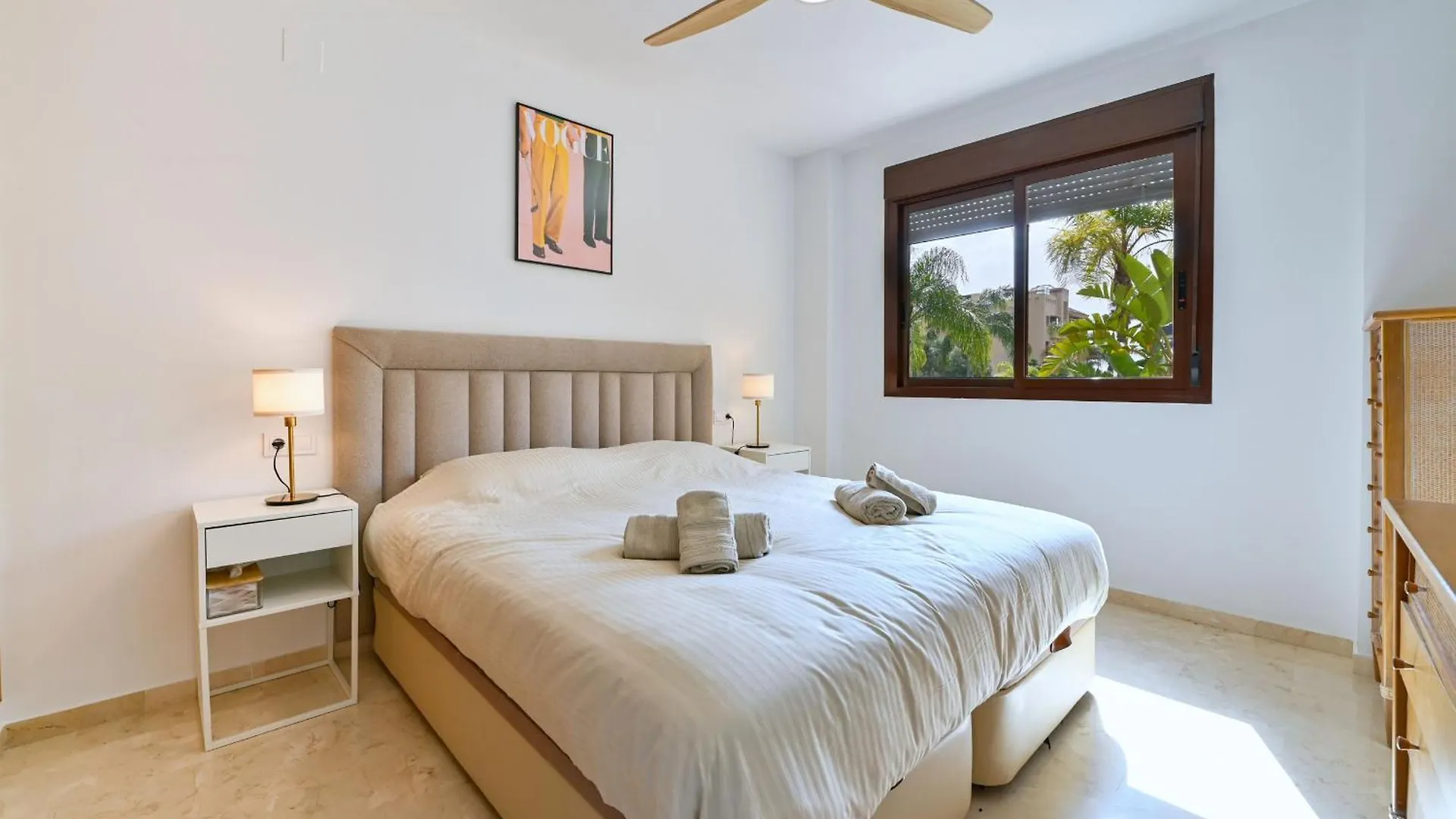 Lejlighed Amplio Apartamento De 3 Dormitorios Junto A La Playa, Costalita, Estepona Spanien