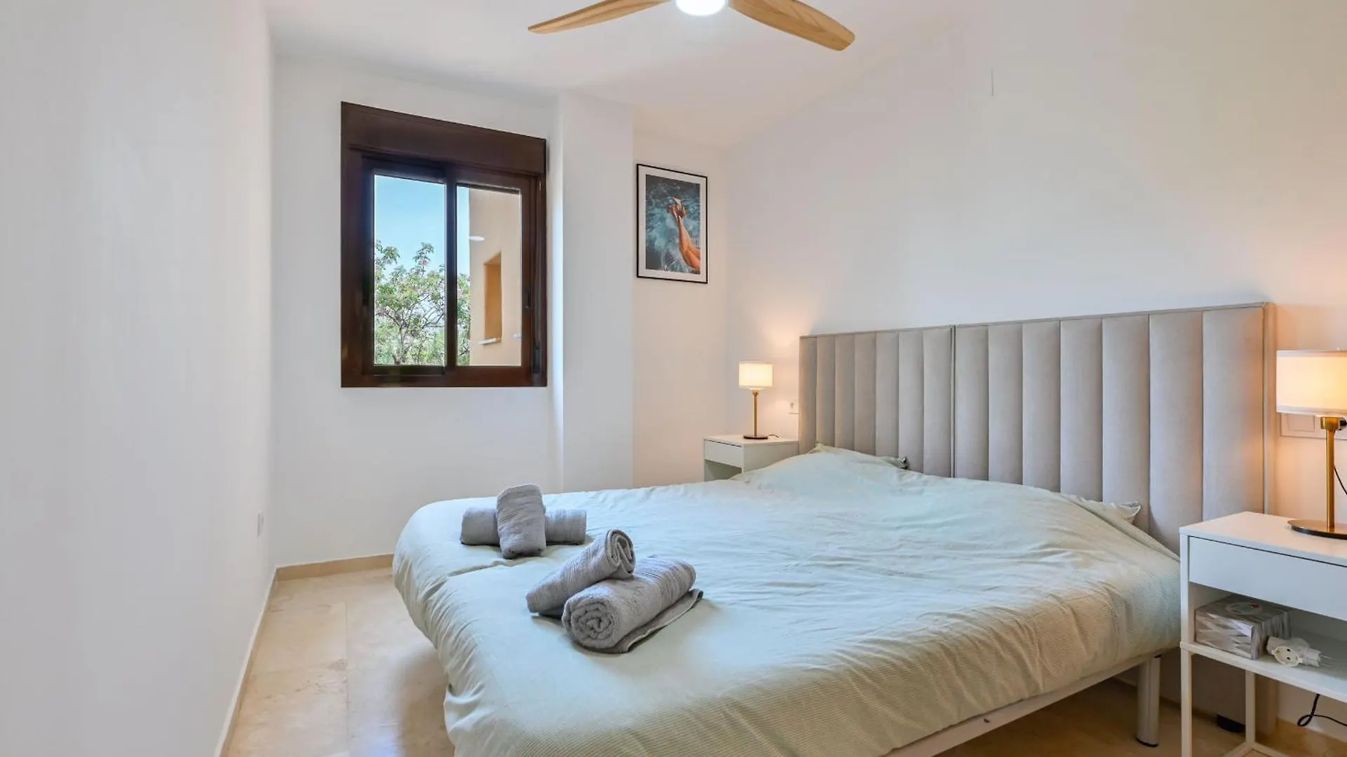 Amplio Apartamento De 3 Dormitorios Junto A La Playa, Costalita, Estepona 0*,